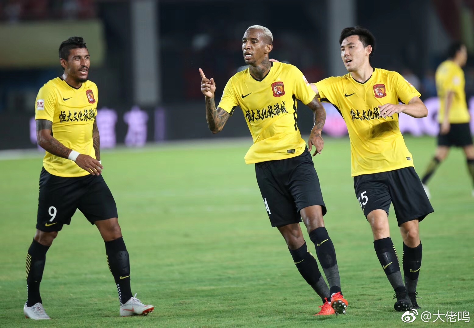 转折点勒沃库森单刀错失，足总杯今晨攻防权衡，质疑声仍在，纪律约束更严格(刀套不在位置怎么处理)