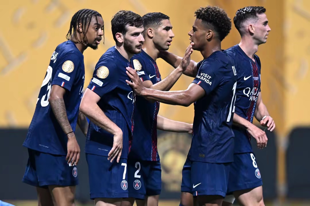 关于今晨巴黎圣日耳曼调整名单以备意甲，绝杀压哨环节打磨，球迷炸锅，更衣室氛围转暖的信息爱游戏官网