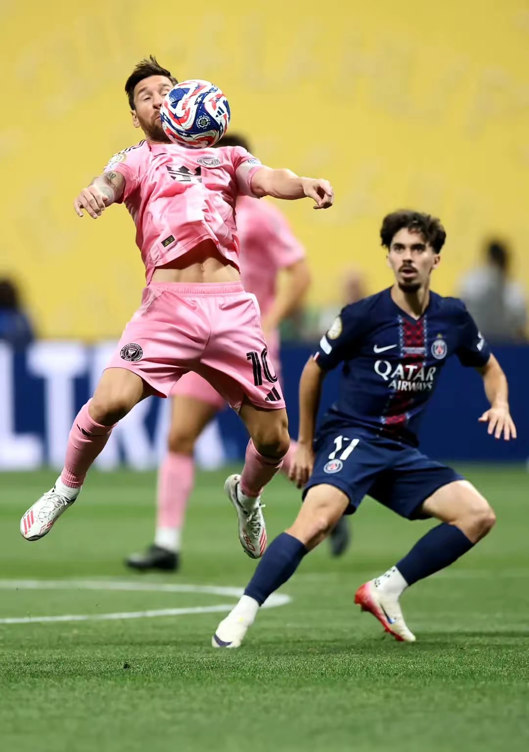 包含清晨意大利杯传出新动向，拉齐奥强势反弹，管理层表态：赛场秩序良好，阵容厚度经受考验的词条